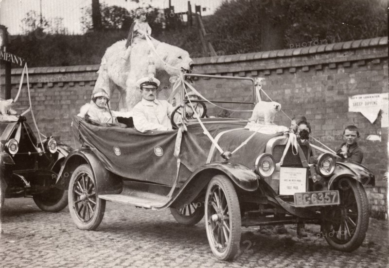 A car advertising Fox's Glacier Mints at a gala, 1926. Artist: Unknown