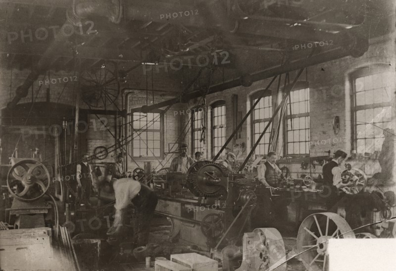 Mechanics? shop, Rowntree Cocoa Works, York, Yorkshire, 1900. Artist: Unknown
