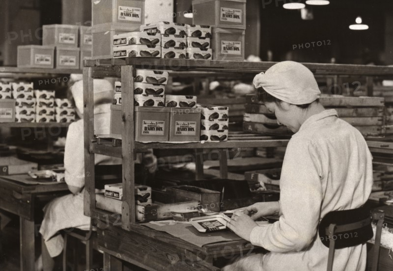 Women packing Dairy Box chocolates, Rowntree factory, York, Yorkshire, 1948. Artist: Unknown