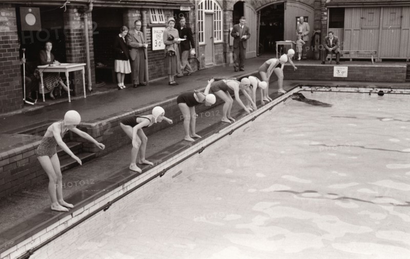 Swimming race, Yearsley Baths, York, Yorkshire, 1956. Artist: Unknown