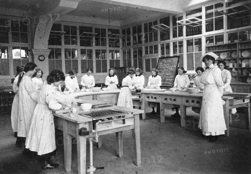 Girls domestic class, Rowntree?s factory, York, Yorkshire, 1913. Artist: Unknown