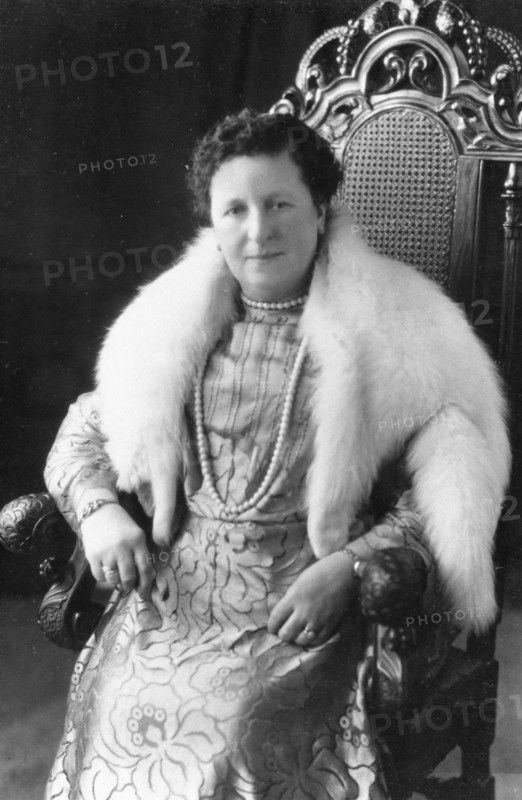 Violet (nee Taylor), wife of John Mackintosh the 'Toffee King', 1919. Artist: Unknown