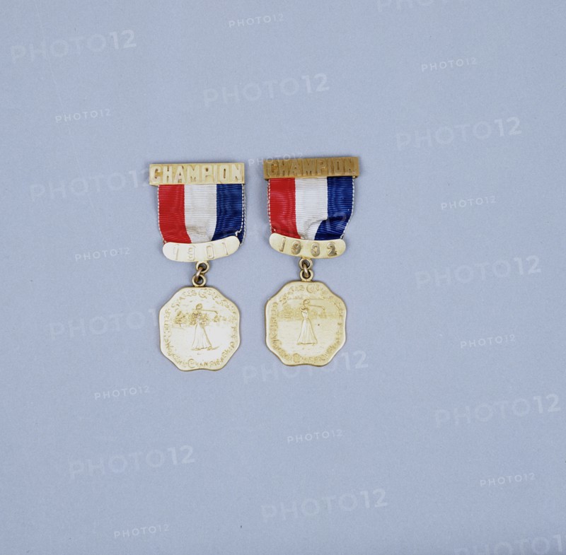 Women's USGA Championship winner's medals, 1901-2. Artist: Unknown