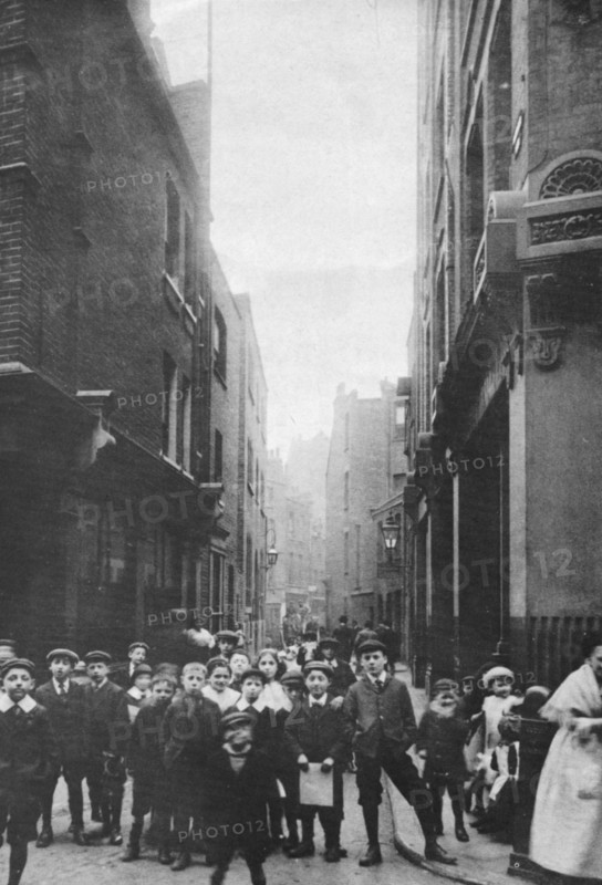 Sandys Row from Artillery Row, East End, London, 1912. Artist: Unknown