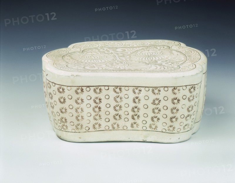 Cizhou stoneware pillow, Northern Song dynasty, China, 11th century. Artist: Unknown