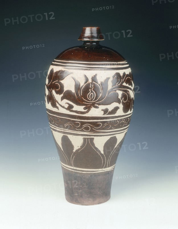 Cizhou-type sgraffito carved brown glazed meiping vase, Jin dynasty, China, late 12th-13th century. Artist: Unknown