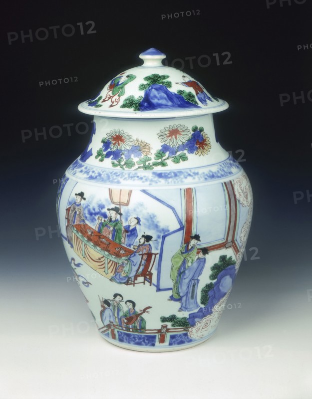 Wucai covered jar with banquet scene, early Kangxi period, Qing dynasty, China, 1662-1677. Artist: Unknown