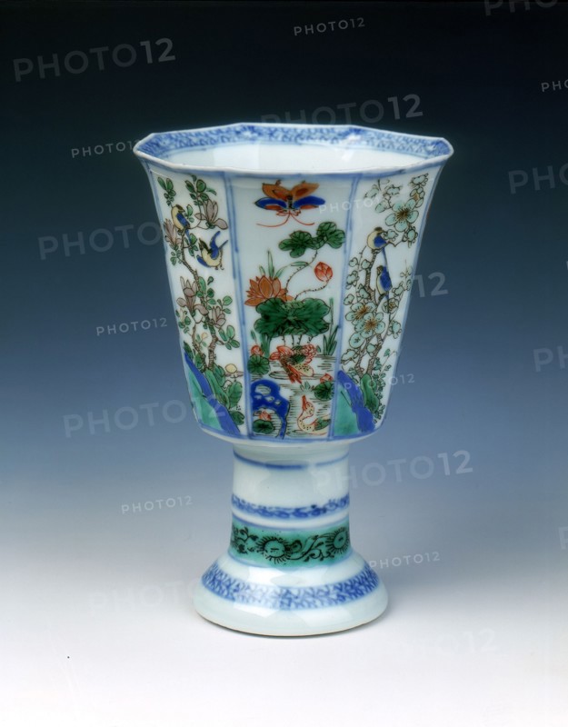 Octagonal famille verte stem cup, Qing dynasty, China, 1683-1700. Artist: Unknown