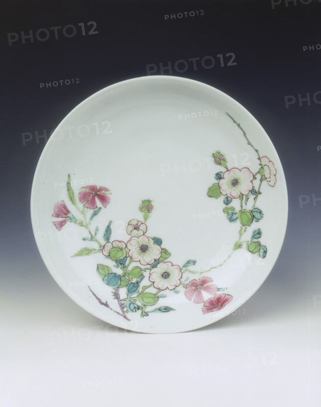 Famille rose saucer with floral sprays, Yongzheng period, Qing dynasty, China, 1723-1729. Artist: Unknown