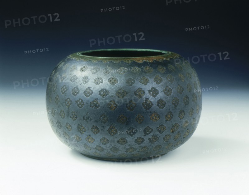 Red brass alms bowl with niello inlays, High Tang period, Tang dynasty, China, 684-756. Artist: Unknown