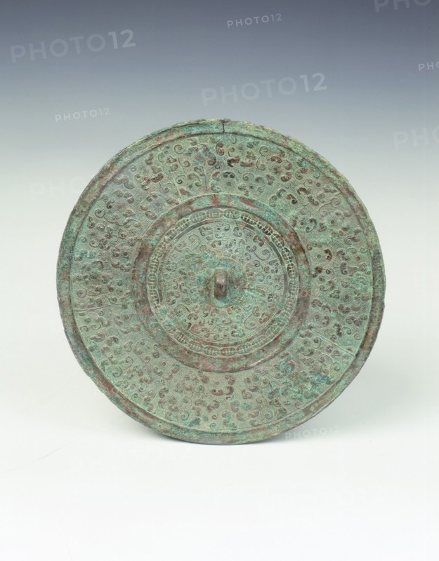 Bronze mirror with dragon heads pattern, Eastern Zhou dynasty, China, 6th-5th dynasty BC. Artist: Unknown