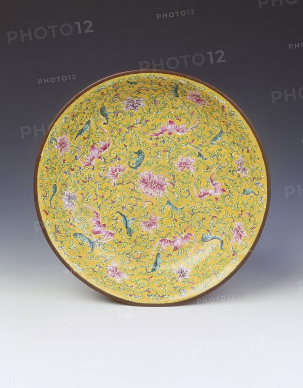 Canton enamel saucer with bats amid foliage, Qing dynasty, China, 18th century. Artist: Unknown