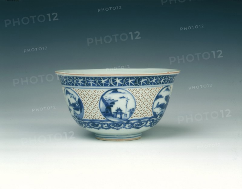 Reticulated blue and white bowl, China, 1600-1644. Artist: Unknown