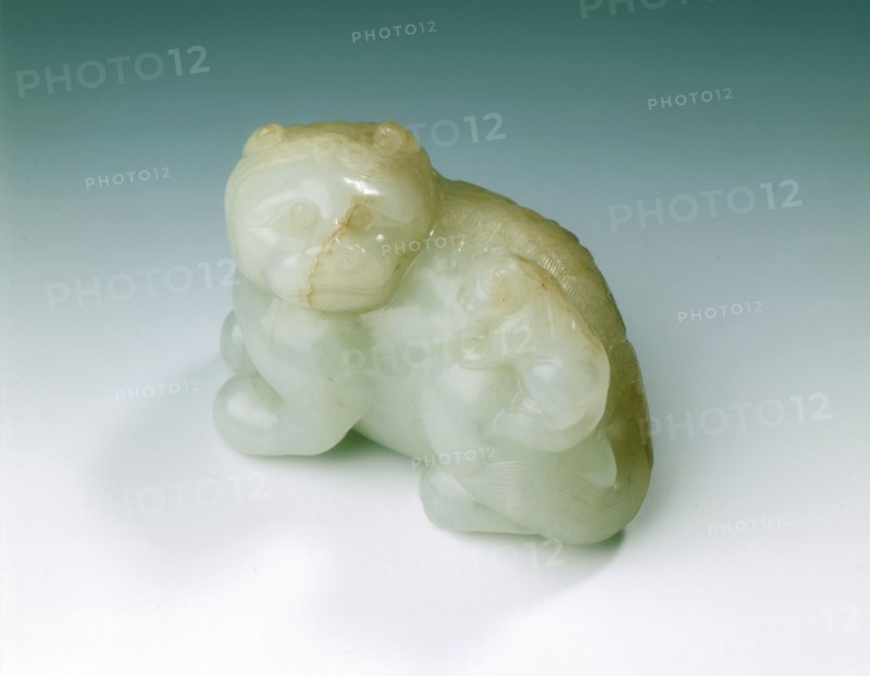Jade feline with cub, Ming dynasty, China, 1368-1644. Artist: Unknown