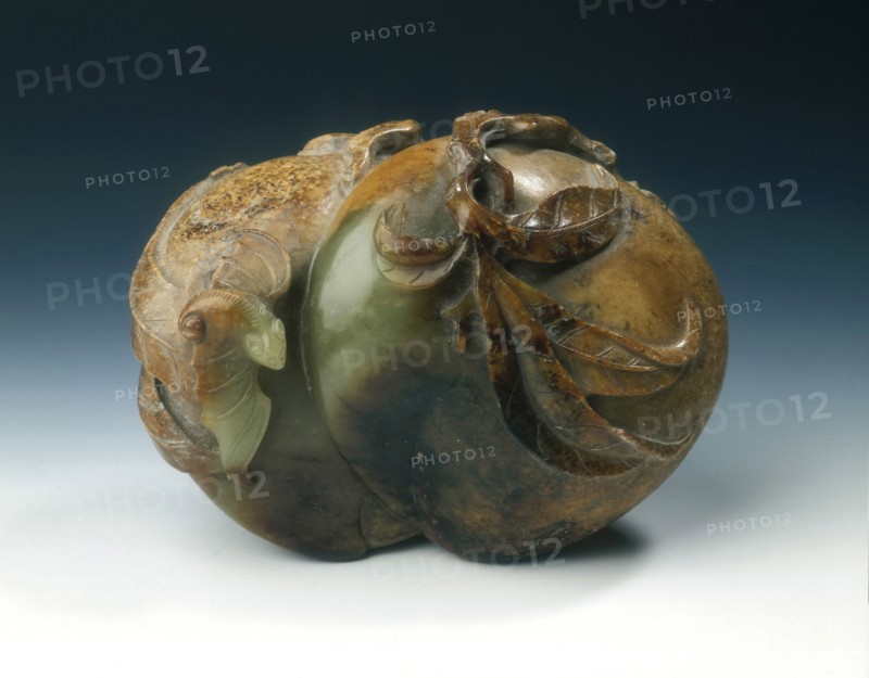 Jade rebus of two peaches and a bat, early Qing dynasty, China, 17th century. Artist: Unknown