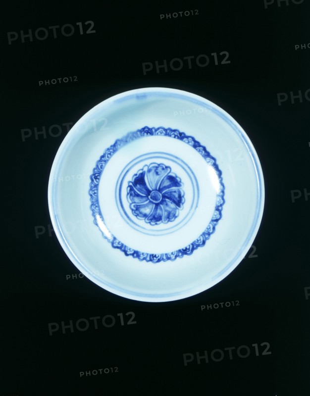 Blue and white 'hole in the bottom' bowl with hibiscus scroll, Ming dynasty, China, 15th century. Artist: Unknown
