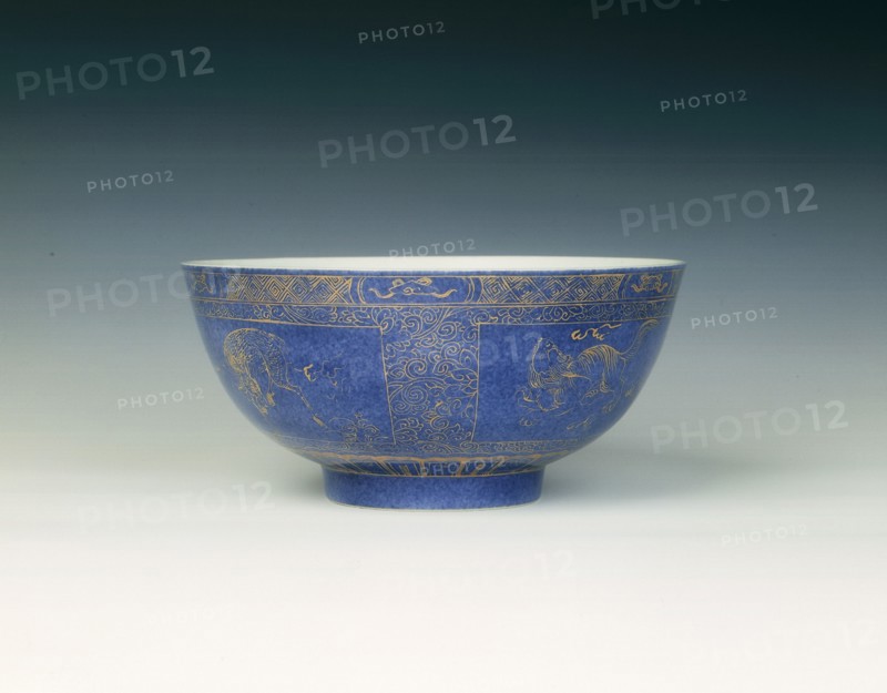 Souffle blue bowl with gilt decoration, Qing dynasty, Kangxi period, China, 1662-1722. Artist: Unknown