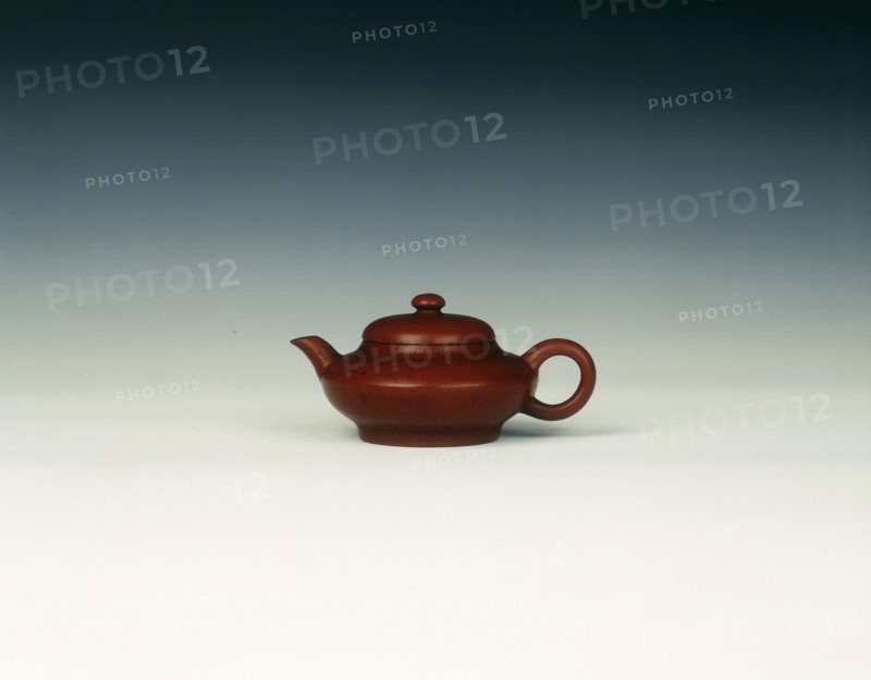 Yixing stoneware teapot, with mark of Hui Yigong, Qing dynasty, China, 18th century. Artist: Hui Yigong