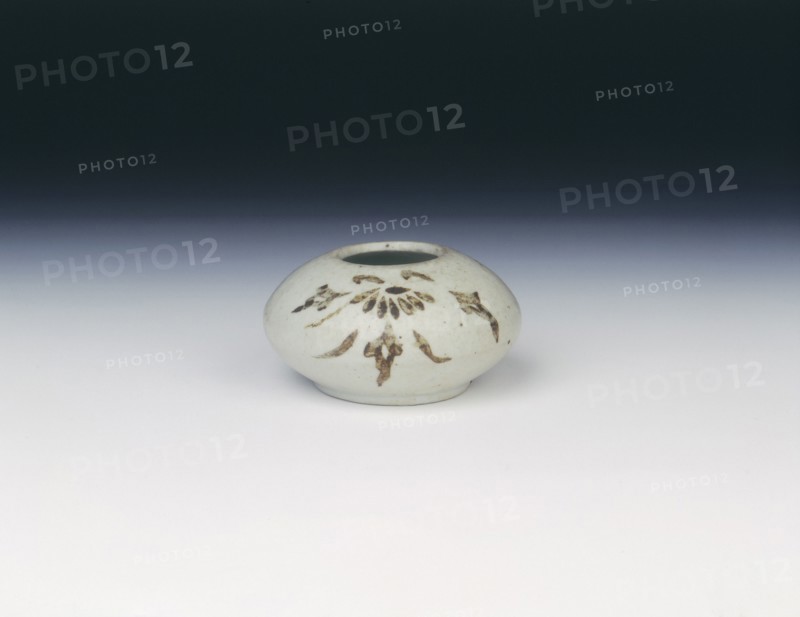 Waterpot with floral sprays in underglaze brown splash, early Choson dynasty, Korea, 16th century. Artist: Unknown