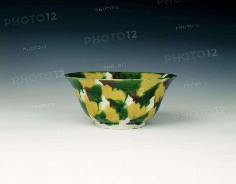 Bowl with 'egg and spinach' glaze, Transitional period, China, 17th century. Artist: Unknown