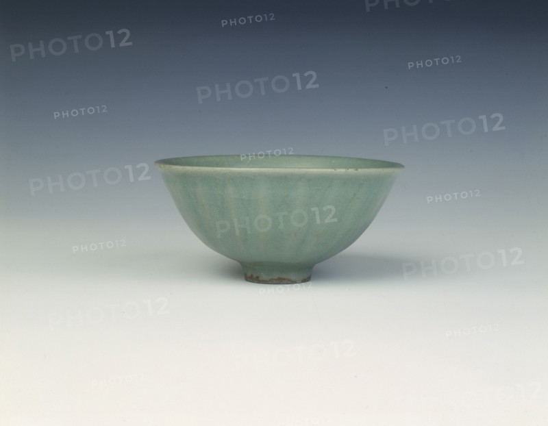 Longquan celadon bowl, Southern Song-Yuan dynasty, China, 13th century. Artist: Unknown