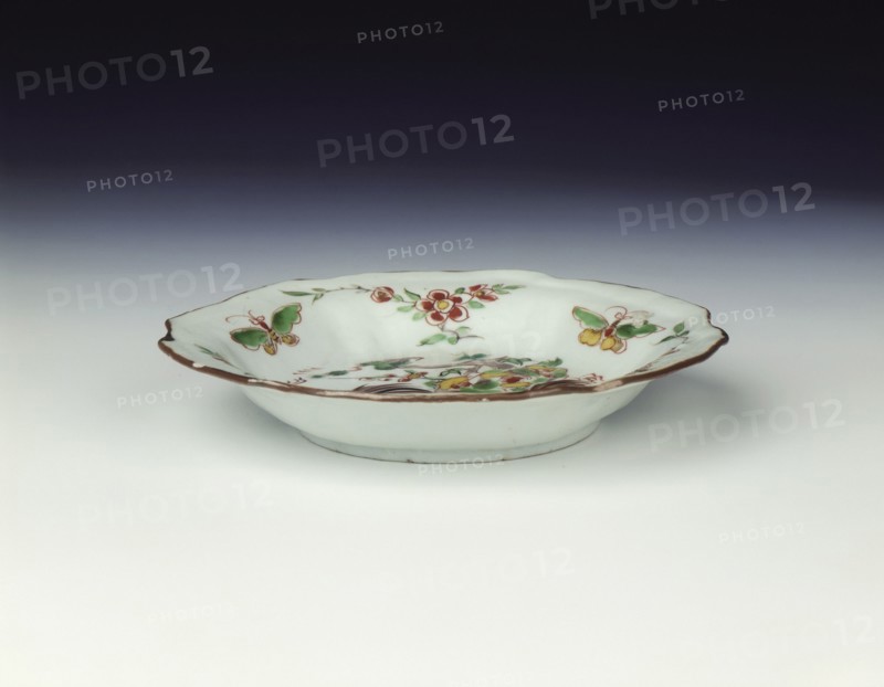 Saucer with cockerels, Ming dynasty, Tianqi period, China, 1621-1627. Artist: Unknown