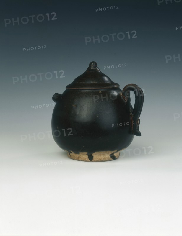 Yaozhou black glazed Cadogan pot, Jin dynasty, China, 1127-1234. Artist: Unknown