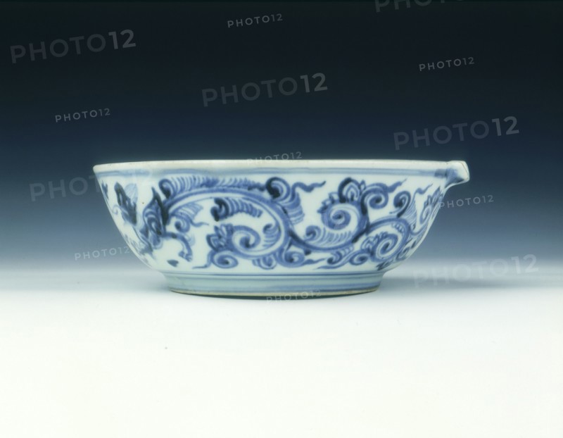 Bowl with foliated dragon decoration, Ming dynasty, Jingtai period, China, 1450-1457. Artist: Unknown