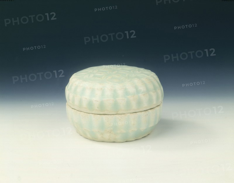 Qingbai round box, Yuan dynasty, China, 1279-1368. Artist: Unknown