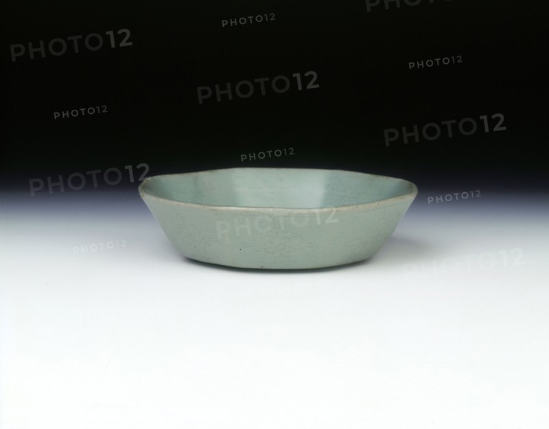 Celadon octagonal bowl, Koryo dynasty, Korea, 1150-1200. Artist: Unknown