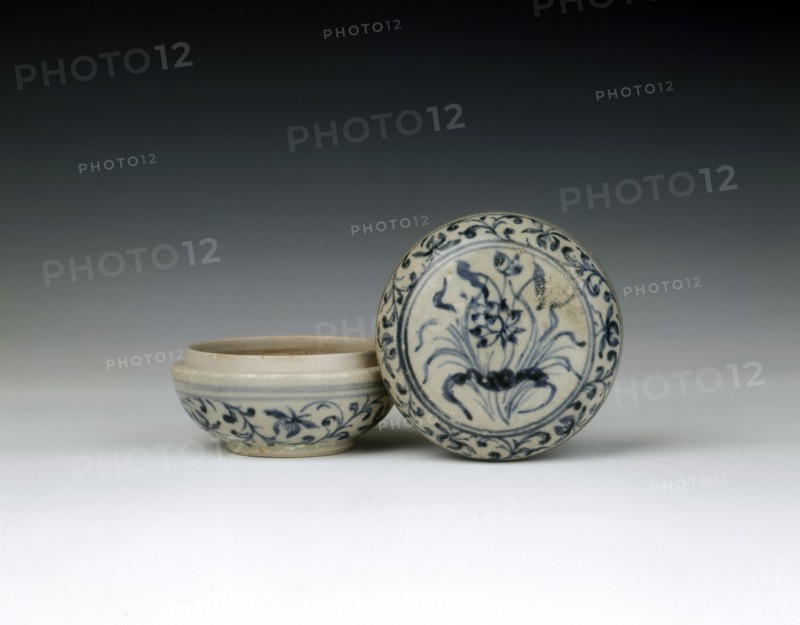 Blue and white covered box with bunch of lotus, Chu Dau kiln, Vietnam, mid 15th century. Artist: Unknown
