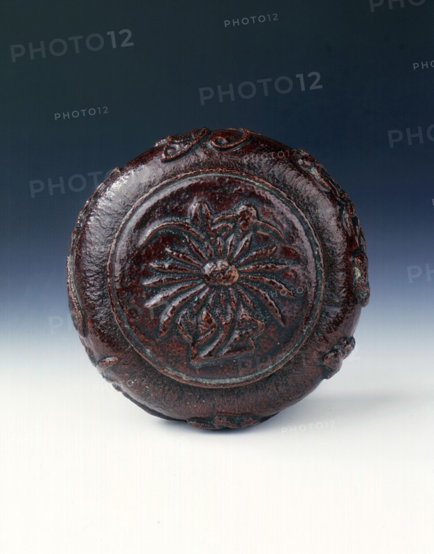 Lacquered and moulded mandarin orange skin box, Qing dynasty, China, 19th century. Artist: Unknown