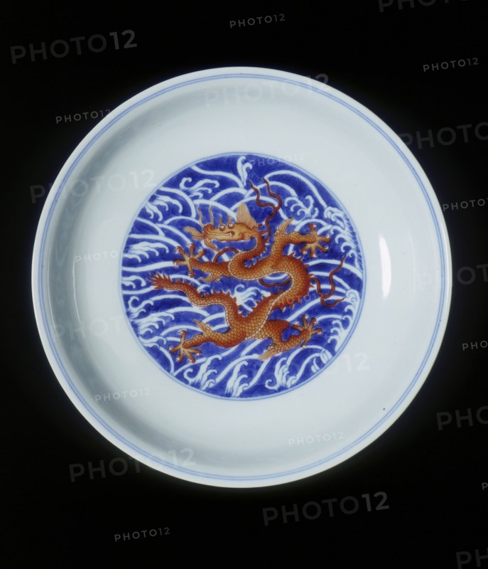 Dish with red imperial dragon, Qianlong period, Qing dynasty, China, 1736-1795. Artist: Unknown