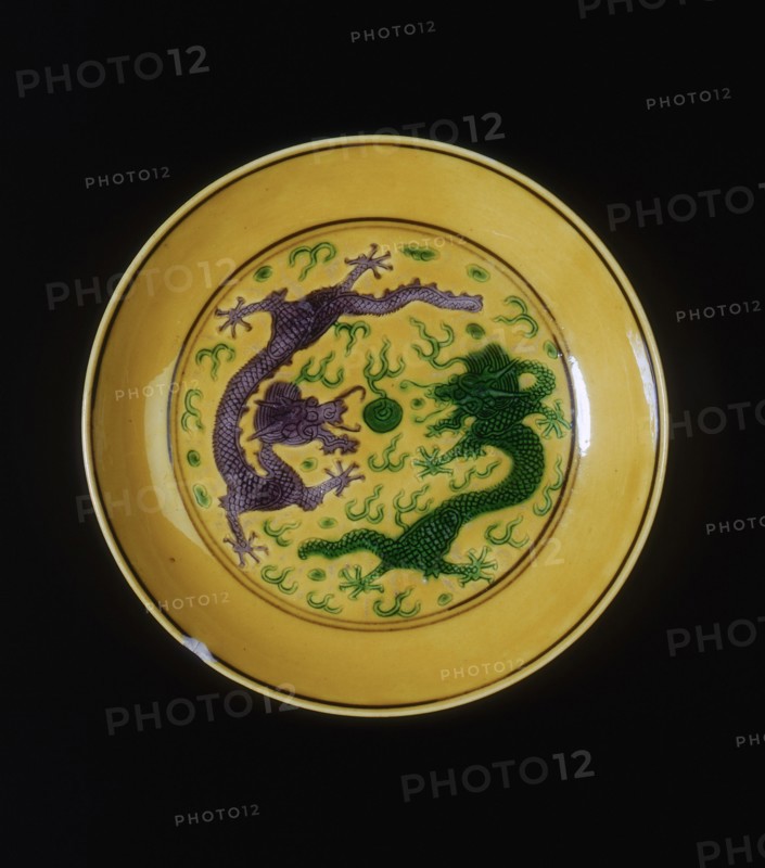 Green and aubergine dragon saucer, Guangxu period, Qing dynasty, China, 1875-1908. Artist: Unknown