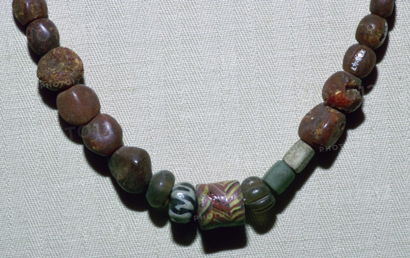 Anglo-Saxon glass necklace, 5th century. Artist: Unknown