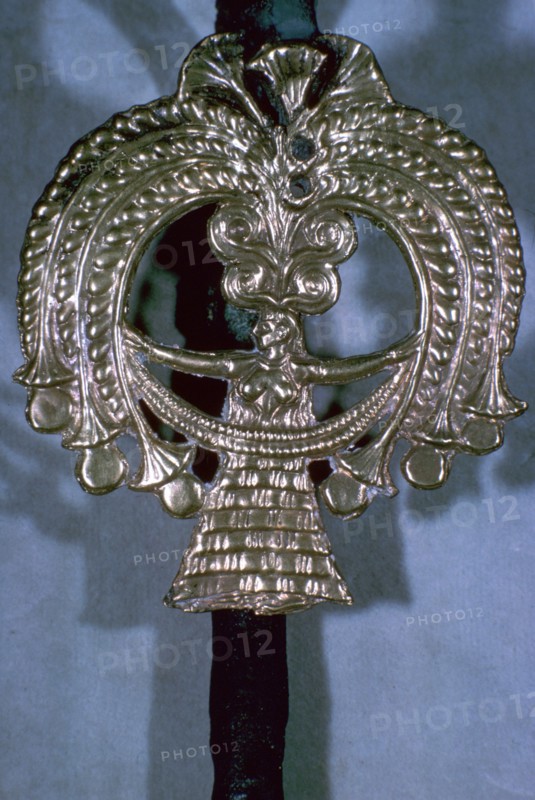 Gold head of a Mycenaean silver pin, 16th century. Artist: Unknown