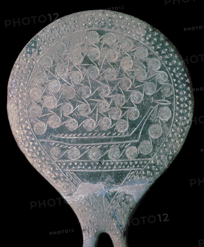 Frying pan figure from Syros, 25th century BC. Artist: Unknown