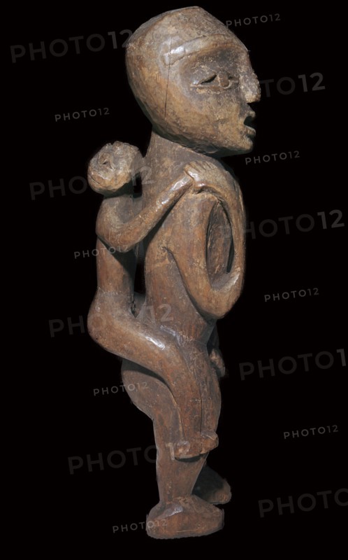 Sound Native American maternal statuette. Artist: Unknown