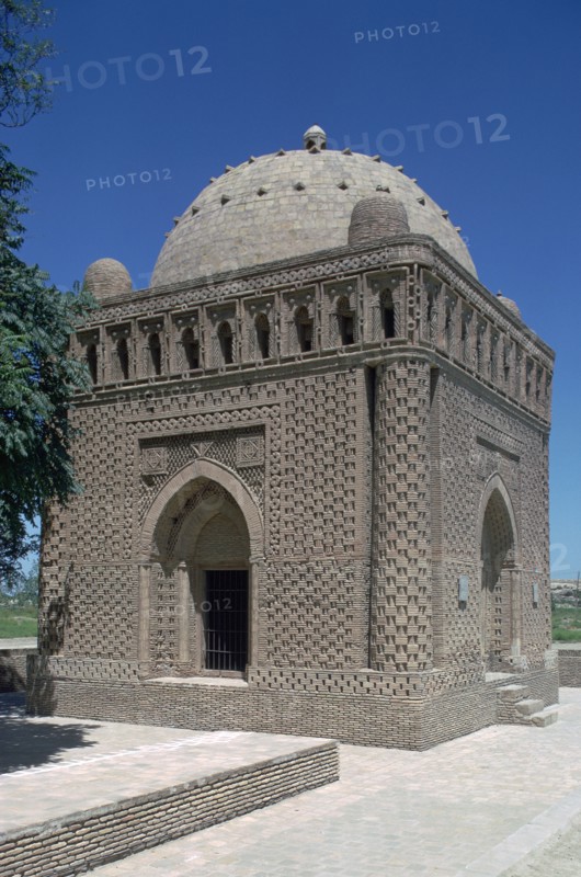 Mausoleum of Ismail Samani in Samarkand, 9th century. Artist: Unknown