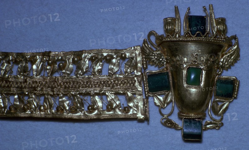 Roman gold bracelet set with glass imitating emeralds, 1st century. Artist: Unknown
