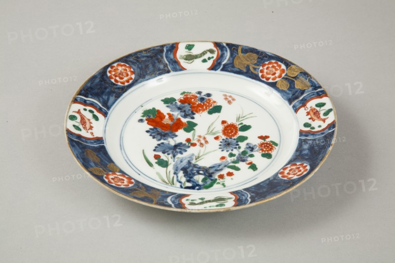 European copy of Chinese Imari plate, 20th century. Artist: Unknown.