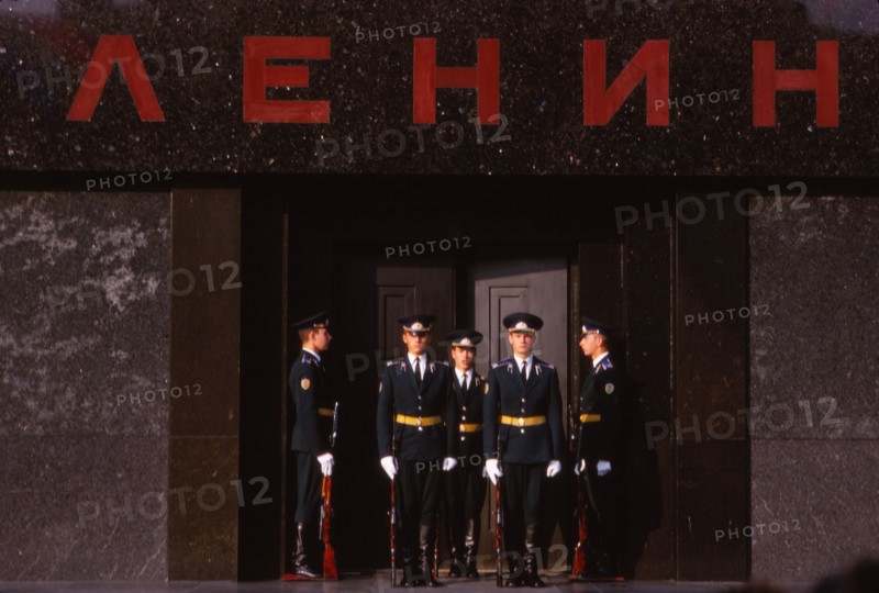 Changing Guard at Lenins Tomb, Red Square, Moscow, 20th century. Artist: CM Dixon.