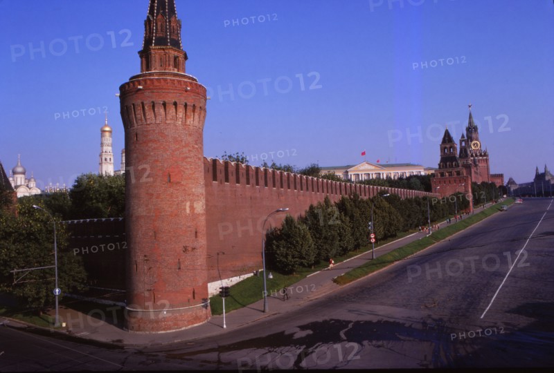 Kremlin Wall and tower from south of Red Square, Moscow, 20th century. Artist: CM Dixon.