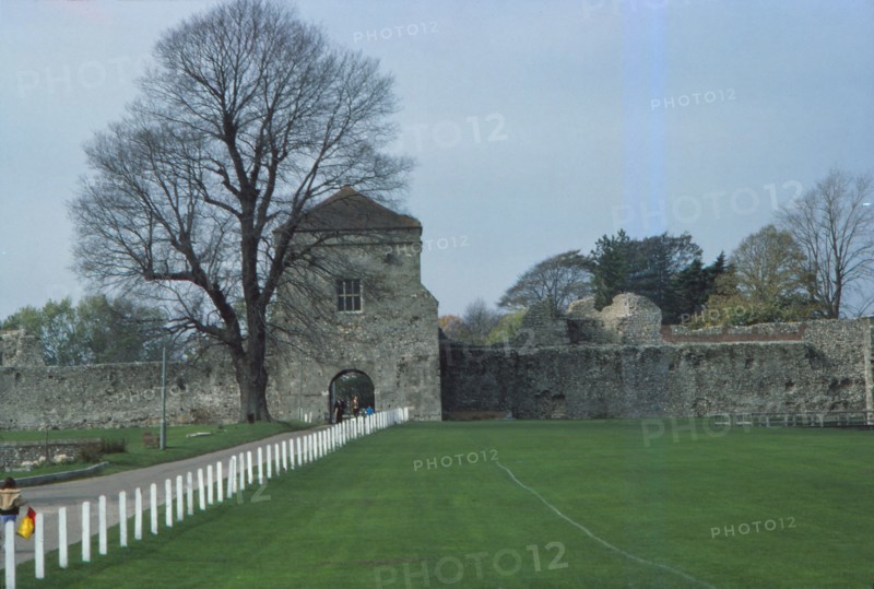 Porchester Castle. Hampshire, 20th century. Artist: CM Dixon.