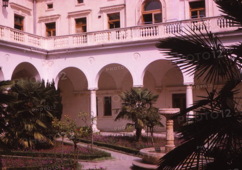 Tsars Winter Palace, Yalta, 20th century. Artist: CM Dixon.