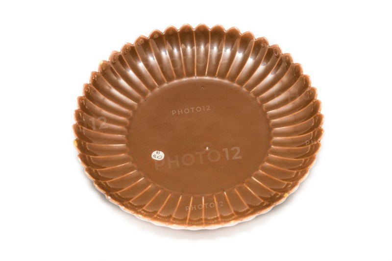 Chrysanthemum dish with cafe au lait monochrome glaze, 1723-1735. Artist: Unknown.
