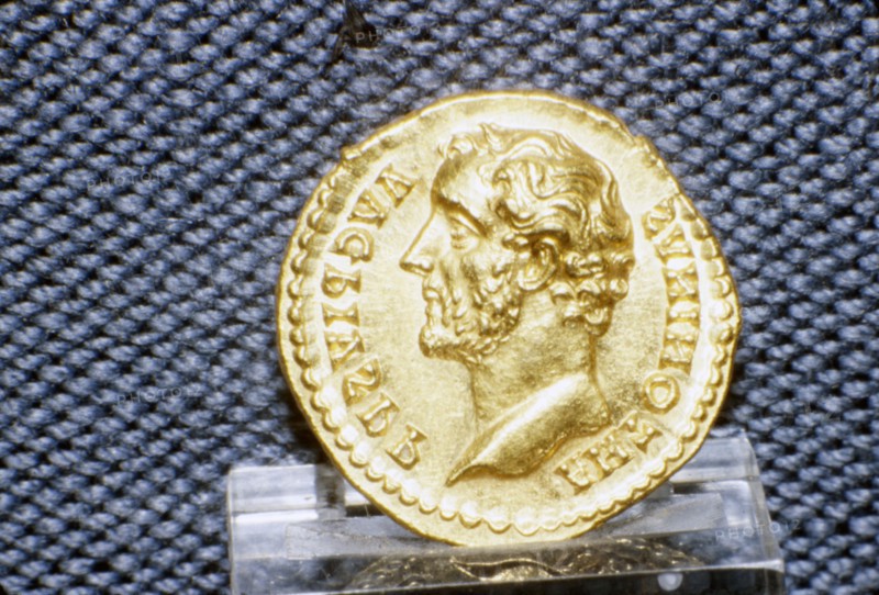 Gold Coin of Roman Emperor, Antonius Pius, 138-161. Artist: Unknown.
