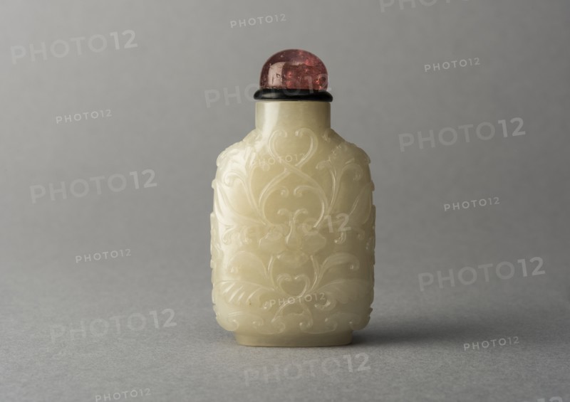 ade snuff bottle with carving of foliage, China, Qing dynasty, 1644-1911. Creator: Unknown.