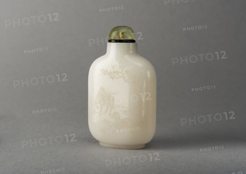 White glass snuff bottle, China, Qing dynasty, 1644-1911. Creator: Unknown.