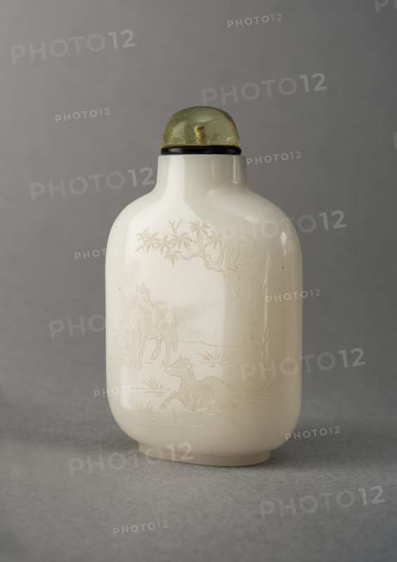 White glass snuff bottle, China, Qing dynasty, 1644-1911. Creator: Unknown.
